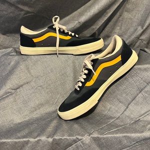 Vans Old Skool sneaker Men’s US 11.0 in Navy/Black with yellow stripe. Like new.